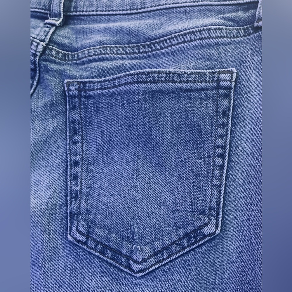 Gap 1969 Girlfriend Distressed Blue Jeans - Picture 9 of 9